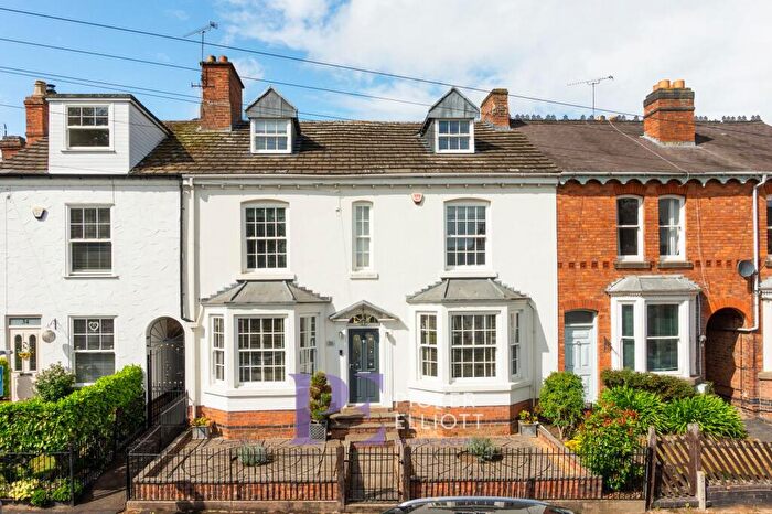4 Bedroom Terraced House For Sale In Church Street, Burbage, LE10