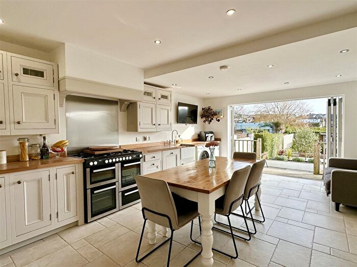 3 Bedroom Semi-detached House For Sale In Clifton Road, Hastings, TN35