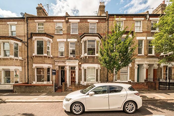 2 Bedroom Flat To Rent In St. Luke's Avenue, Clapham, SW4