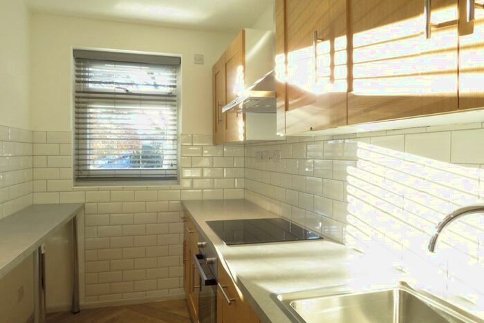 1 Bedroom Apartment To Rent In Dulwich Wood Avenue, Upper Norwood, London, SE19