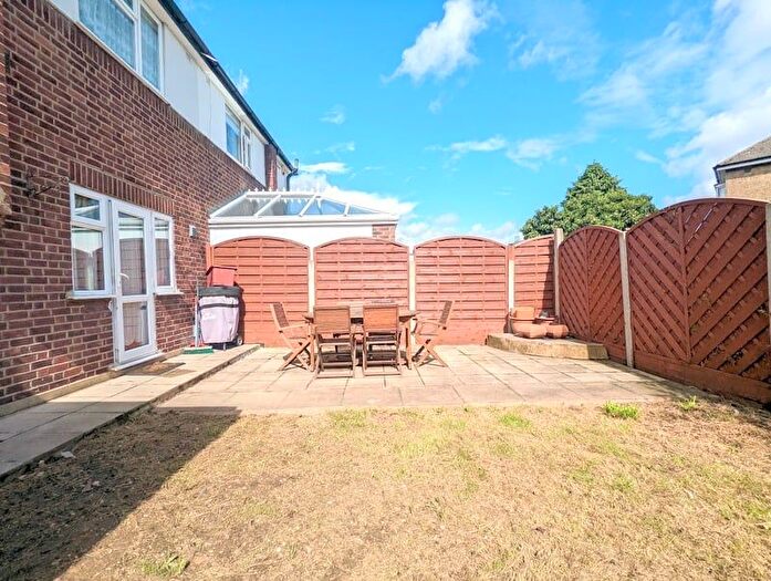 3 Bedroom Terraced House For Sale In Whitebridge Close, Feltham, TW14
