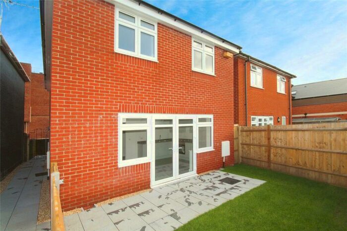 2 Bedroom Semi-Detached House For Sale In Junction Road, Totton, Southampton, Hampshire, SO40