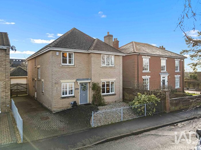 4 Bedroom Detached House For Sale In Wood Lane, Stretham, Cambridgeshire, CB6