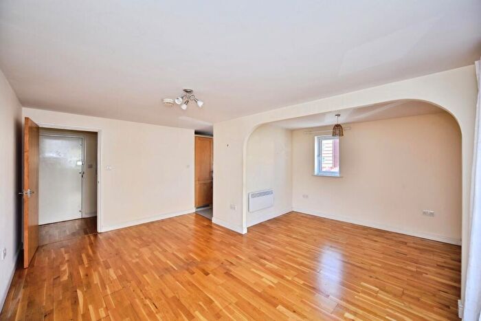 1 Bedroom Flat For Sale In St. Peters Street, Maidstone, Kent, ME16