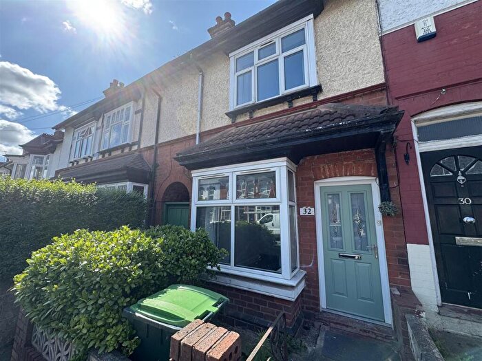 2 Bedroom House To Rent In Linden Road, Smethwick, West Midlands, B66