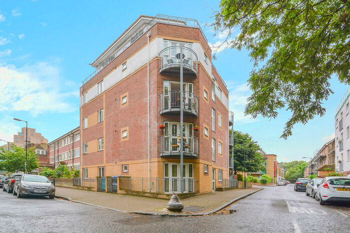 1 Bedroom Apartment To Rent In Chandlers Court, Elgar Street, SE16