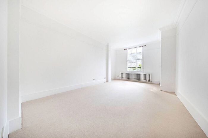 1 Bedroom Flat To Rent In Holland Street, Kensington, London, W8
