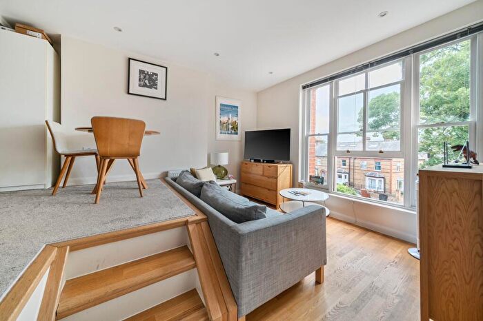 1 Bedroom Apartment To Rent In Ridings House, - Alma Road, SL4