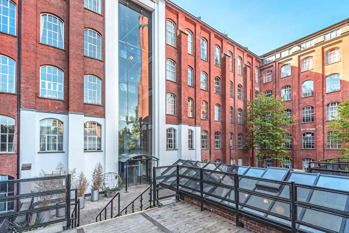 1 Bedroom Flat For Sale In Manhattan Building, Bow Quarter, London, E3