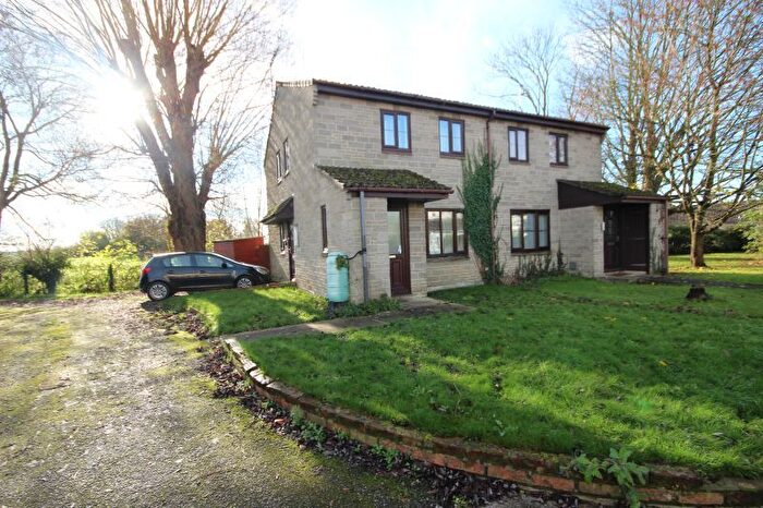 1 Bedroom Flat To Rent In Lyster Gardens, Yeovil, BA22