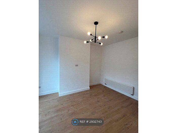 2 Bedroom Terraced House To Rent In Beechwood Mount, Leeds, LS4