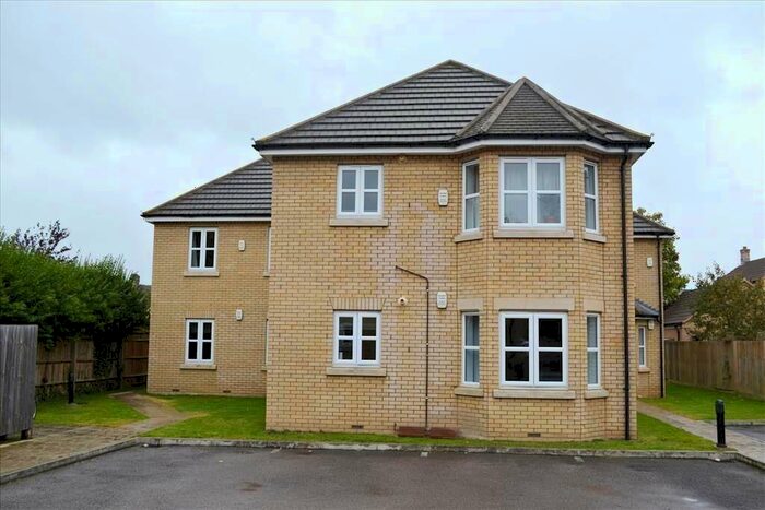 2 Bedroom Apartment To Rent In Dilley Croft, Biggleswade, SG18