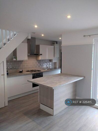 3 Bedroom End Of Terrace House To Rent In Harnorlen Road, Plymouth, PL2