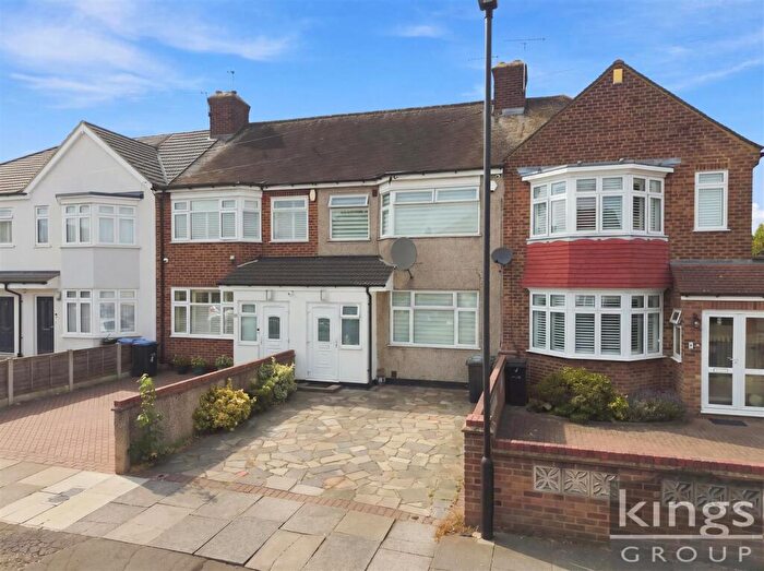 3 Bedroom Terraced House For Sale In Durants Park Avenue, Enfield, EN3