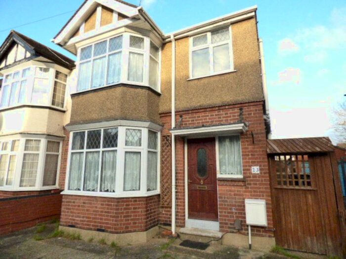 3 Bedroom Semi-Detached House To Rent In Norfolk Road, Luton LU2