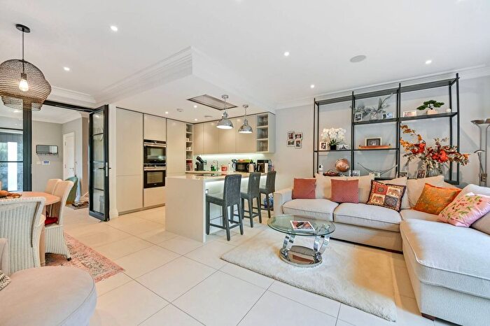 3 Bedroom Terraced House For Sale In Glen Island, Taplow, Maidenhead, SL6