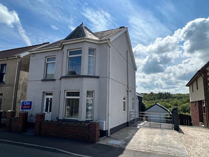 2 Bedroom Detached House For Sale In Penybanc Road, Ammanford, Carmarthenshire., SA18