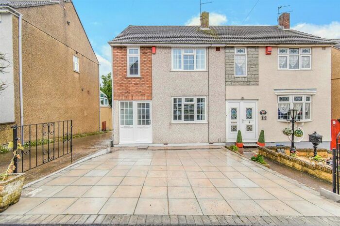 3 Bedroom Semi-Detached House To Rent In Blackthorn Walk, Bristol, BS15