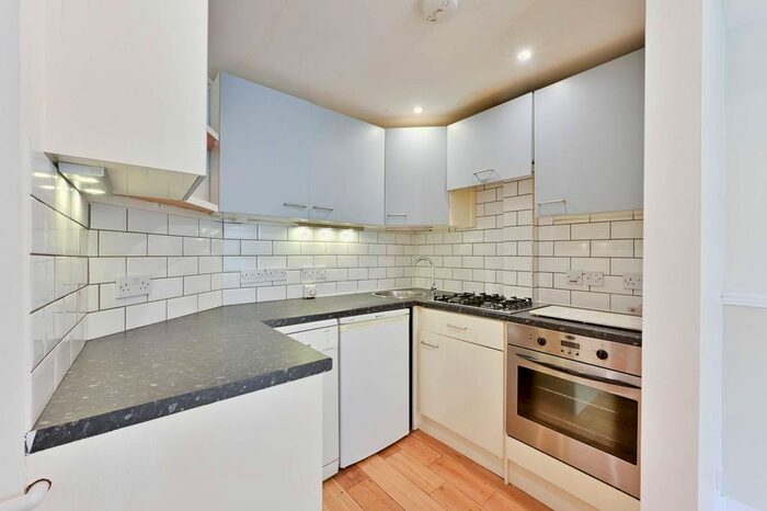 1 Bedroom Flat To Rent In High Street, Hampton Wick, Kingston Upon Thames, KT1