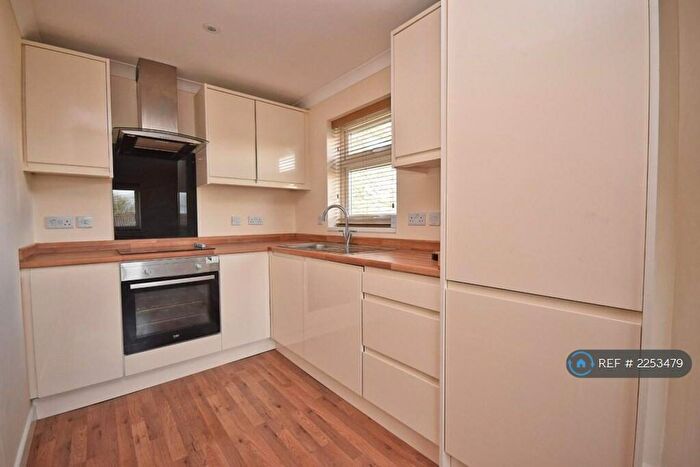 1 Bedroom Flat To Rent In Glamis Close, Oakley, Basingstoke, RG23