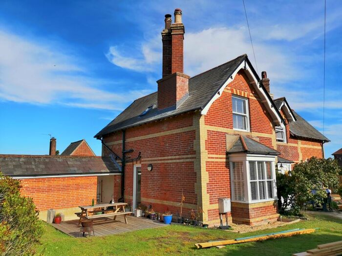 2 Bedroom House To Rent In Fishbourne Lane, Ryde, PO33
