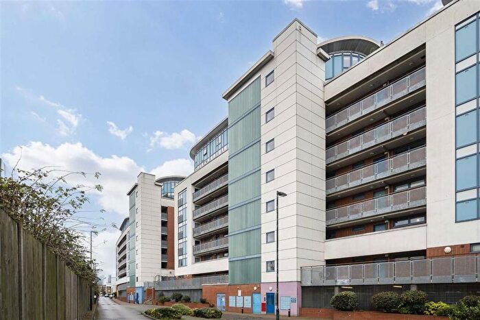 2 Bedroom Flat To Rent In Meath Crescent, London, E2