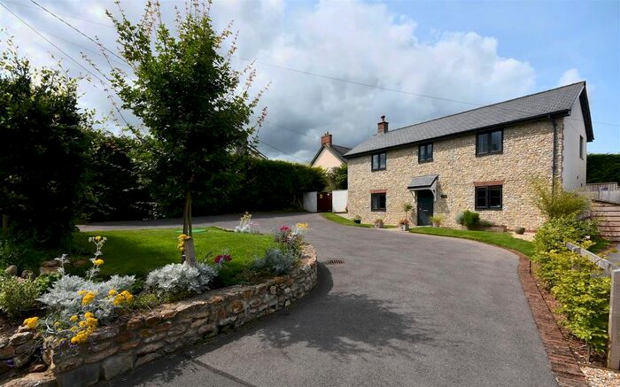 4 Bedroom Detached House For Sale In Blagdon Hill, Taunton, TA3