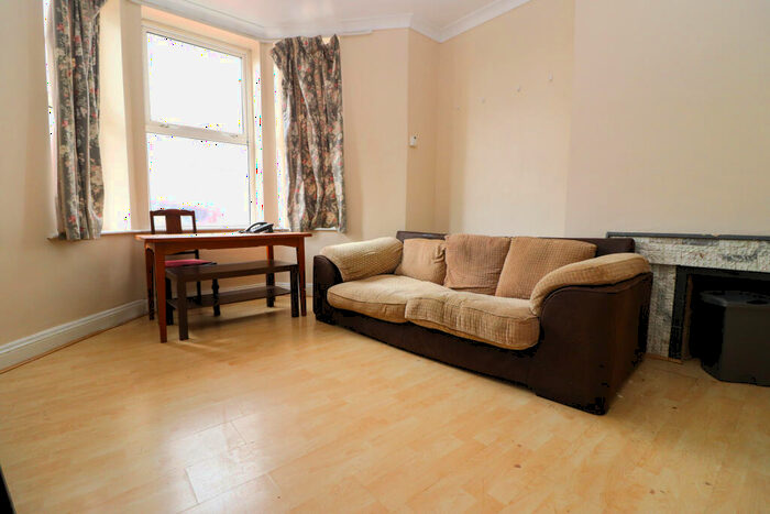 1 Bedroom Flat To Rent In Portswood Road, Southampton, SO17