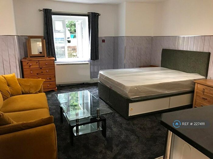 1 Bedroom Flat To Rent In Range Road, Manchester, M16