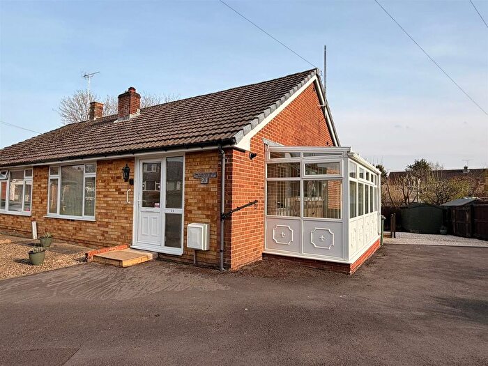 2 Bedroom Bungalow For Sale In Barons Mead, Chippenham, SN14