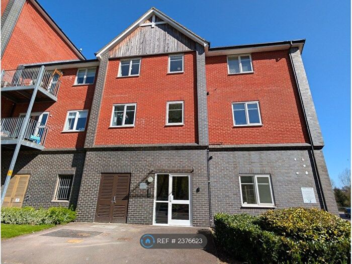 2 Bedroom Flat To Rent In Egret House, Bletchley, Milton Keynes, MK2