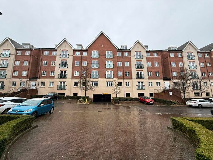 2 Bedroom Flat For Sale In Viridian Square, Aylesbury, HP21
