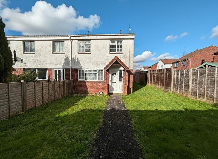 3 Bedroom Terraced House For Sale In Kestrel Close, Thornbury, BS35