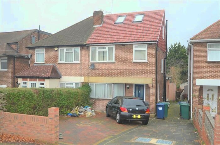 4 Bedroom Semi-Detached House To Rent In Engel Park, Mill Hill, NW7