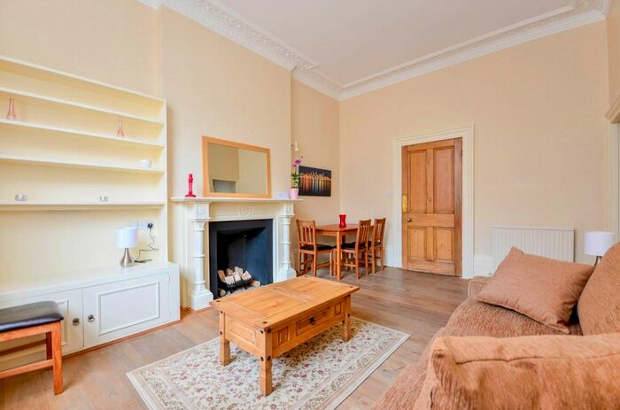 1 Bedroom Flat To Rent In Queens Gate Gardens, South Kensington, London, SW7