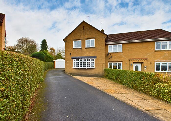 3 Bedroom Semi-Detached House To Rent In Chatsworth Avenue, Crich, DE4