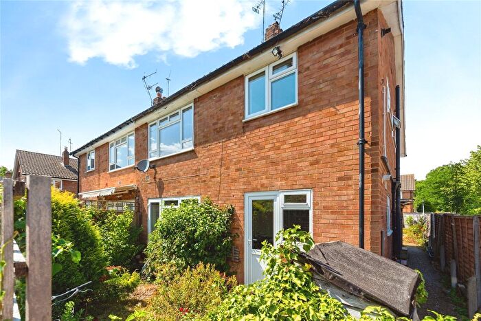 1 Bedroom Maisonette For Sale In Beverley Road, Kingston Upon Thames, KT1