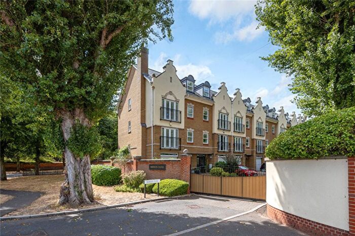 5 Bedroom Terraced House For Sale In Barker Close, Kew, Surrey, TW9