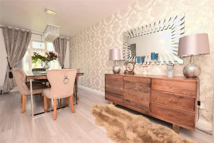 5 Bedroom Detached House To Rent In St. Helens Gardens, Adel, Leeds, LS16