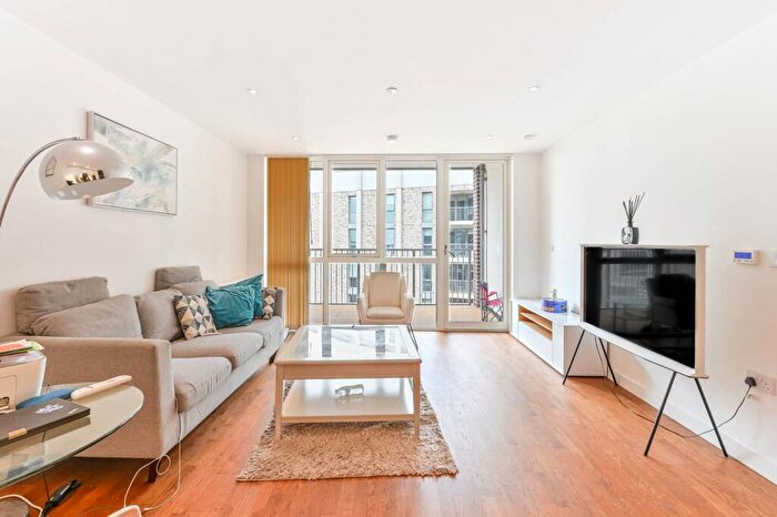 1 Bedroom Flat To Rent In Discovery Tower, Canning Town, London, E16