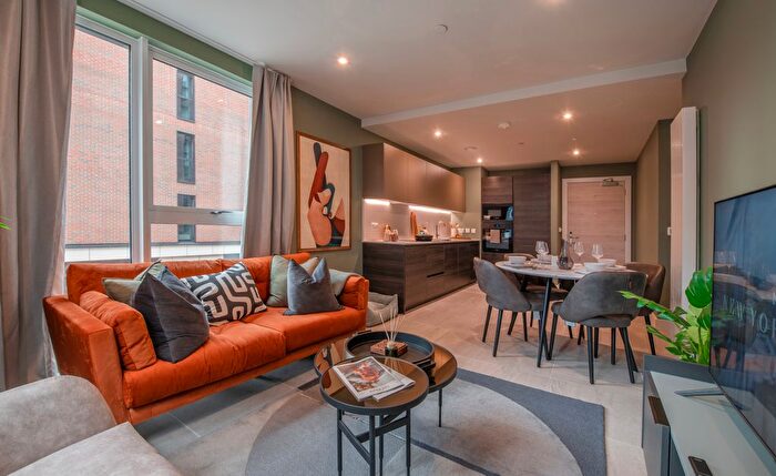 2 Bedroom Flat To Rent In Quarry Hill, Leeds, LS2