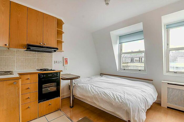 Studio To Rent In Penywern Road, Earls Court, London, SW5