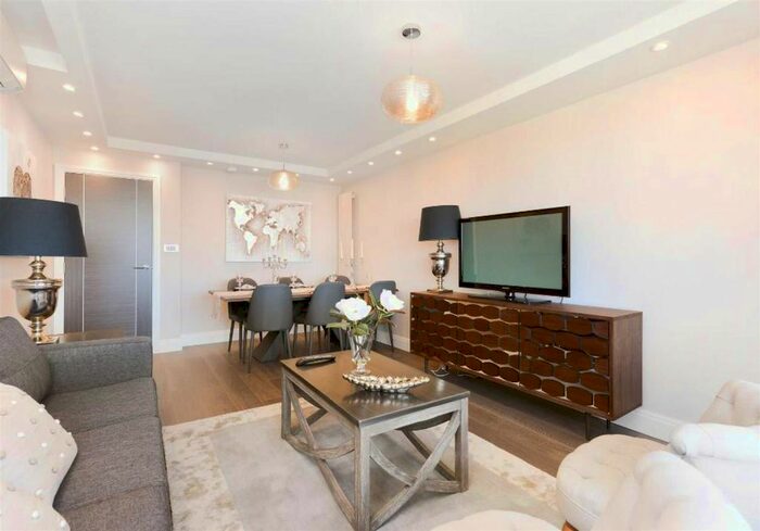 3 Bedroom Flat To Rent In Finchley Road, Swiss Cottage, NW3