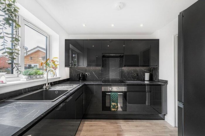 4 Bedroom Link Detached House For Sale In Foxhill, Peacehaven, BN10