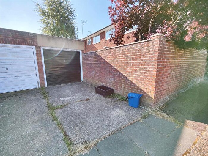 3 Bedroom Terraced House To Rent In Mountdale Gardens, Leigh On Sea, Essex, SS9