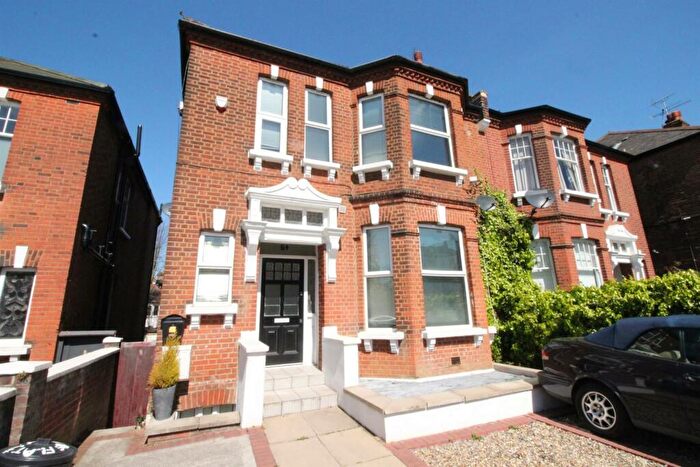 2 Bedroom Flat To Rent In Minster Road, West Hampstead, London, NW2