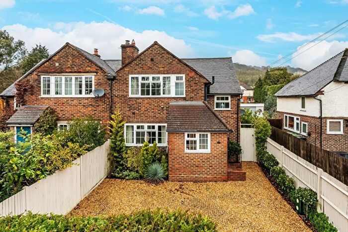 3 Bedroom Semi Detached House For Sale In Reigate Road, Betchworth, RH3
