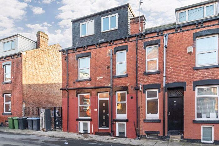 5 Bedroom Terraced House For Sale In Harold Avenue, Leeds, LS6
