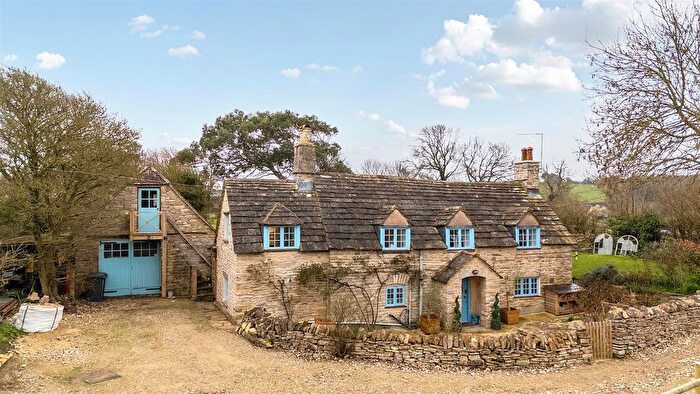 3 Bedroom Property For Sale In Valley Road, Swanage, BH19