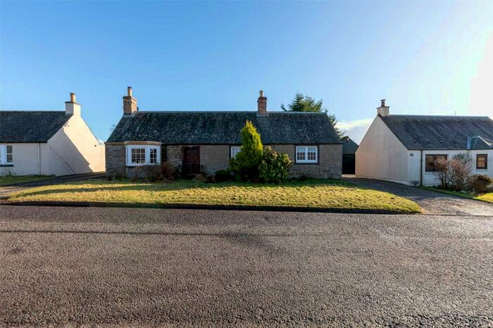 4 Bedroom Detached Bungalow For Sale In Mercat Green, Kinrossie, Perth, PH2